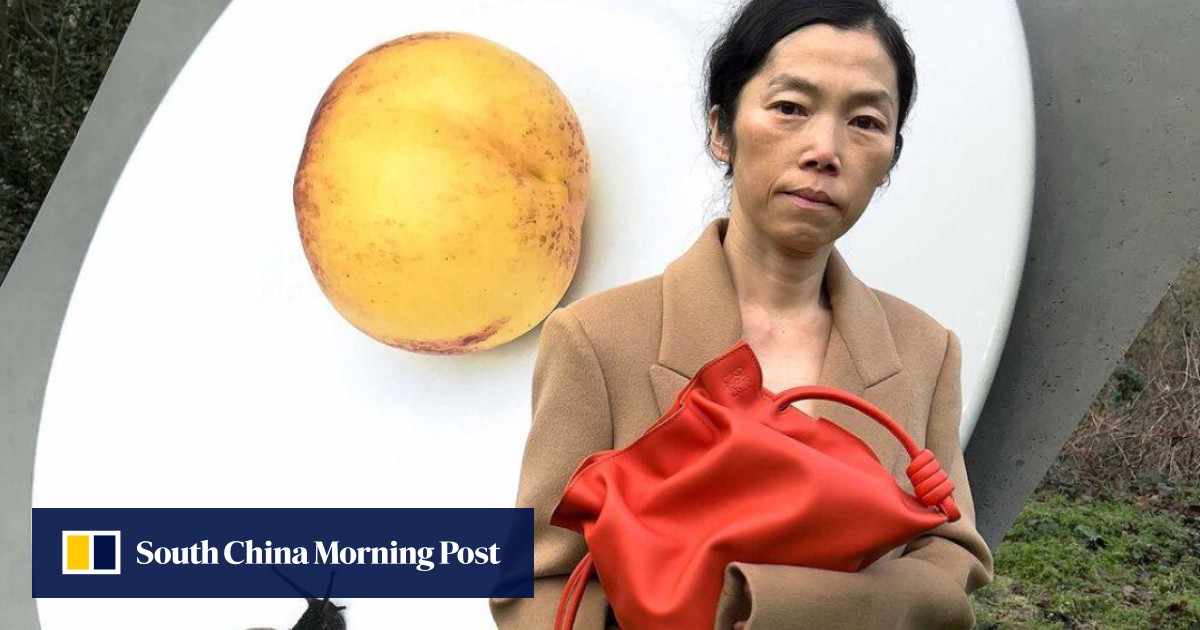 Mengapa paviliun Venice Biennale 2024 Korea Selatan berbau seperti kota-kotanya: temui artis dan model Loewe Koo Jeong-a